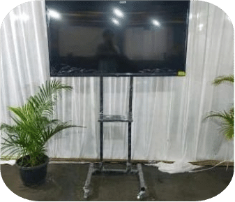 #191 Tv Monitor 64 Inch + Spliter