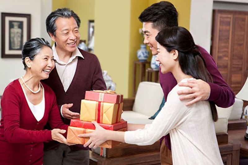 13 Tips Mengambil Hati Calon Mertua