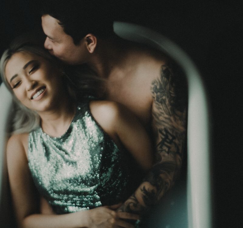 Honeymoon Tertunda? Ini Tips untuk Bulan Madu Romantis di Rumah