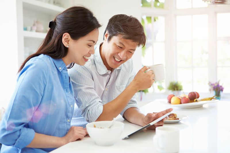 Menikah dengan Stay-at-Home Wife/Husband? Berikut 6 Tips untuk Mendukung Pasangan Anda