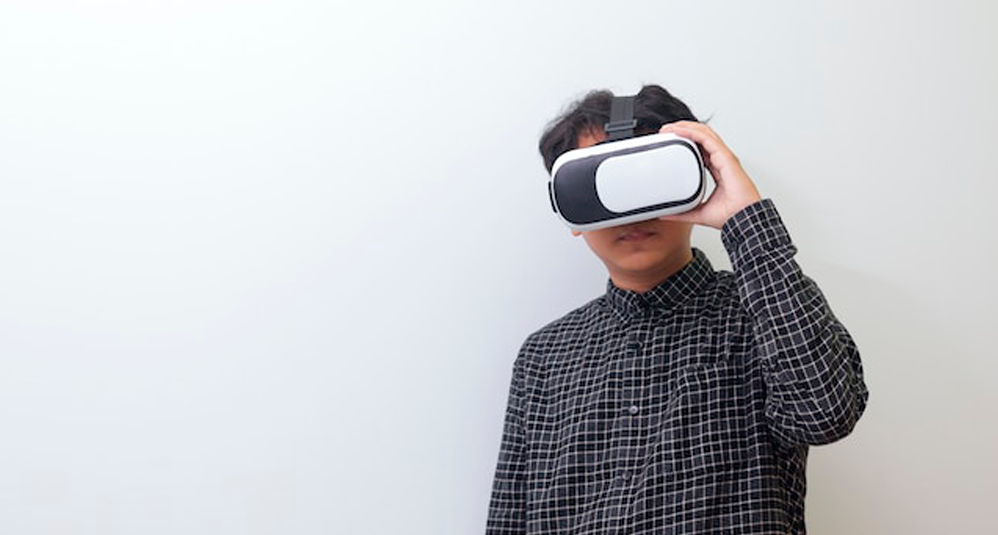 Metaverse dan Krisis Perhatian: Dapatkah Keduanya Mengubah Acara Virtual Secara Radikal?