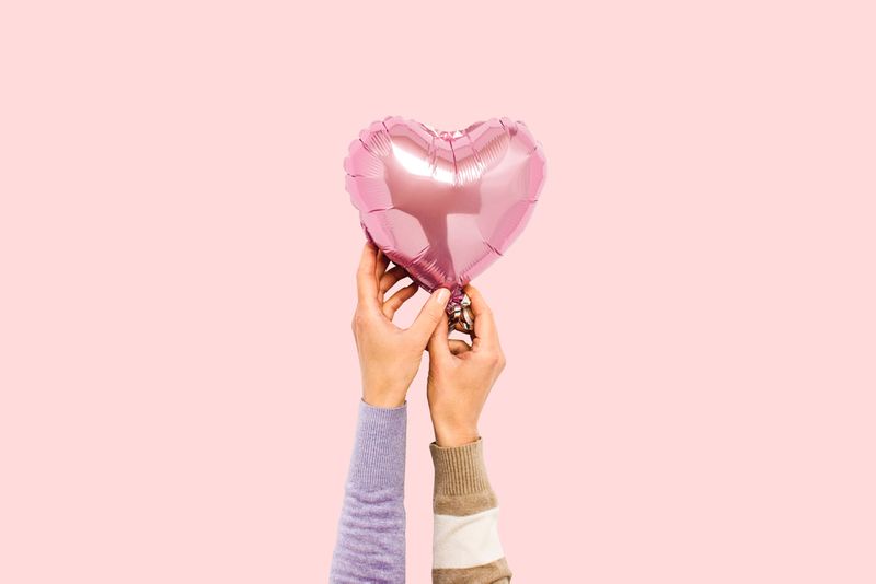 Tidak Terbukti Benar, 8 Mitos Cinta ini Masih Dipercaya oleh Banyak Orang!