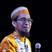 Ustad adi hidayat Ustad adi hidayat